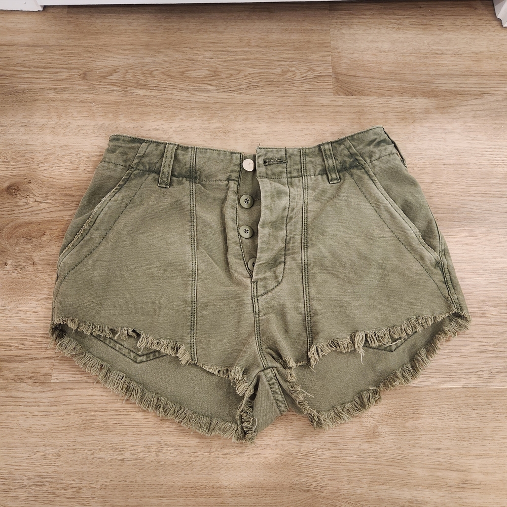 Olive Green Frayed Hem Women Shorts